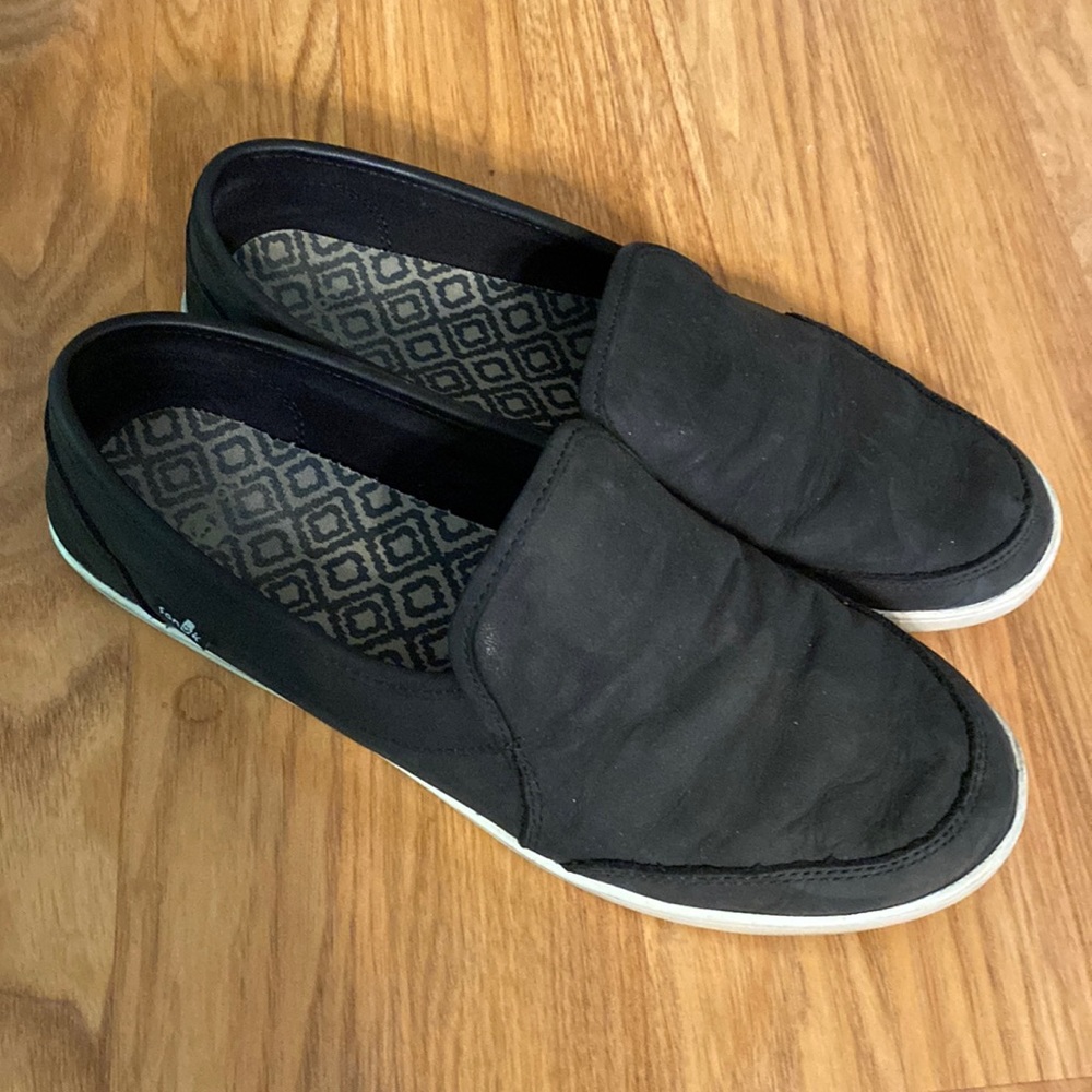 Pair o dice sanuk size 9